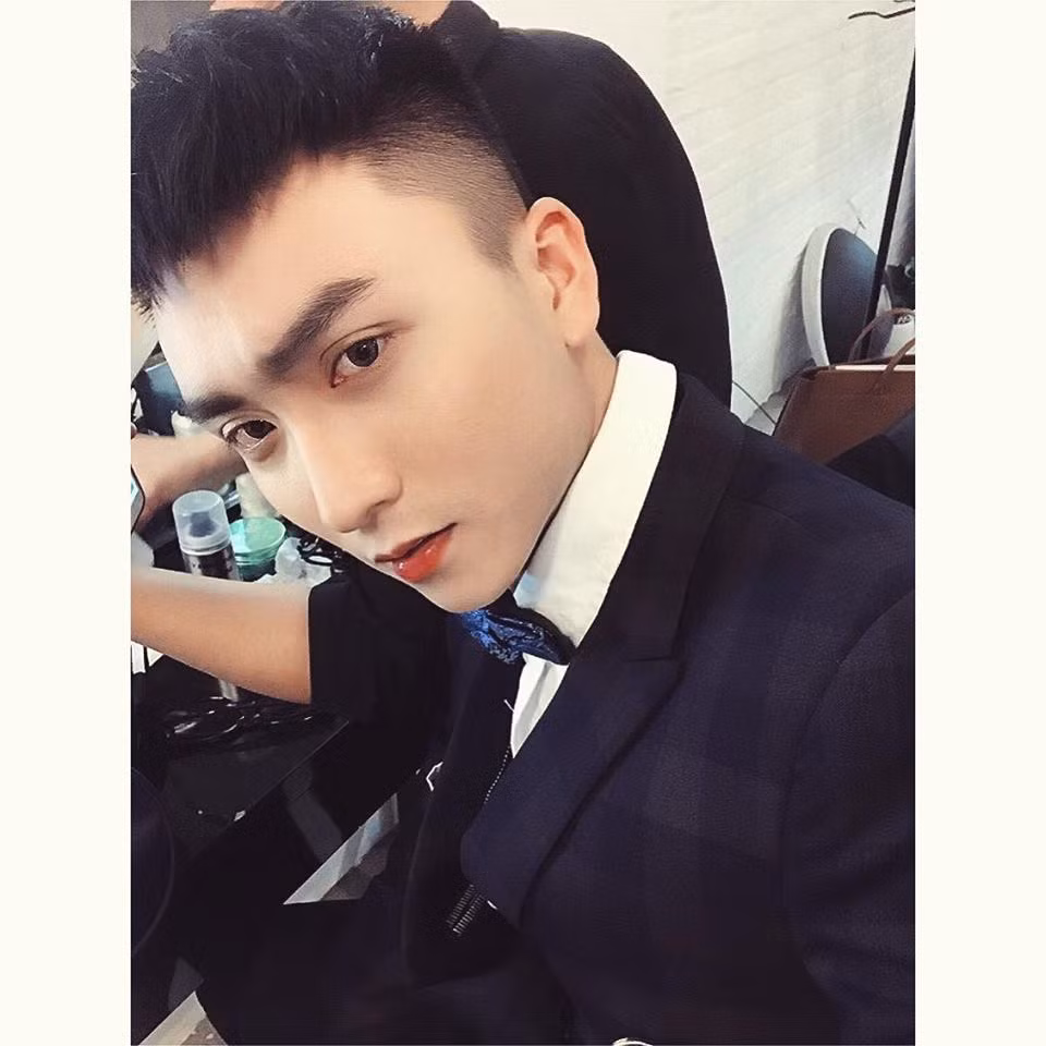 Khuôn mặt có điểm giống với ca sĩ Sơn Tùng MTP của Trung Anh là điều khiến anh bất ngờ nổi tiếng. Ảnh trong bài: FBNV.