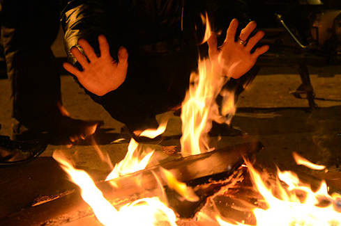 Trước đó đã từng có nhiều vụ tai nạn thương tâm xảy ra khi sử dụng bếp gas mini trong lớp. Đơn cử như vụ việc diễn ra tại trường Tiểu học Trần Quốc Tuấn, tp Buôn Ma Thuột, tỉnh Đắk Lắk, 5 học sinh đã bị bỏng nặng khi bình gas mini phát nổ trong lớp.