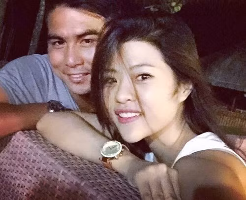 Trên trang Facebook các nhân của mình, nữ DJ 9X này thường xuyên đăng tải những hình ảnh thân mật với cựu cầu thủ Việt Thắng. Thậm chí cả hai còn thường xuyên quấn quýt bên nhau đi ăn uống hoặc đi chơi.