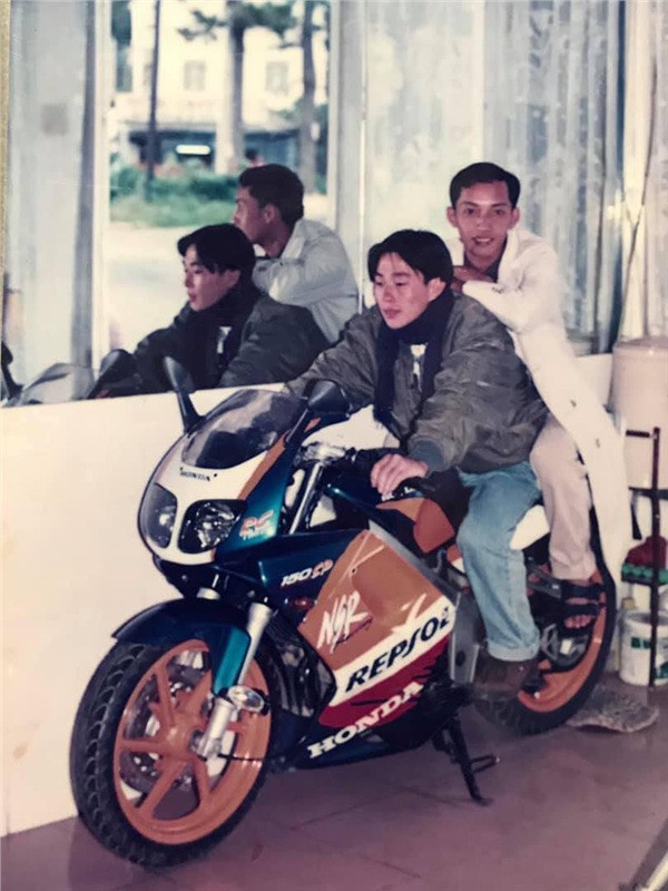 Lat lai lich su soi do choi cua hoi Rich Kid thoi “bo me anh“