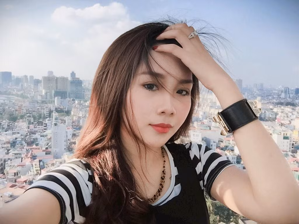 Tuy có gu thời trang vô cùng đa dạng song Ngọc Anh đang định hướng xây dựng hình ảnh một mẫu phụ nữ hiện đại, sang trọng và thành đạt như phụ nữ phương Tây. Ảnh sử dụng trong bài: FBNV