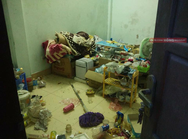 Câu hỏi khó nhất trong ngày: Tìm một từ để miêu tả tình trạng của căn phòng. Nhiều dân mạng vui vẻ trả lời: "Cuộc sống mà....đoán thử xem".