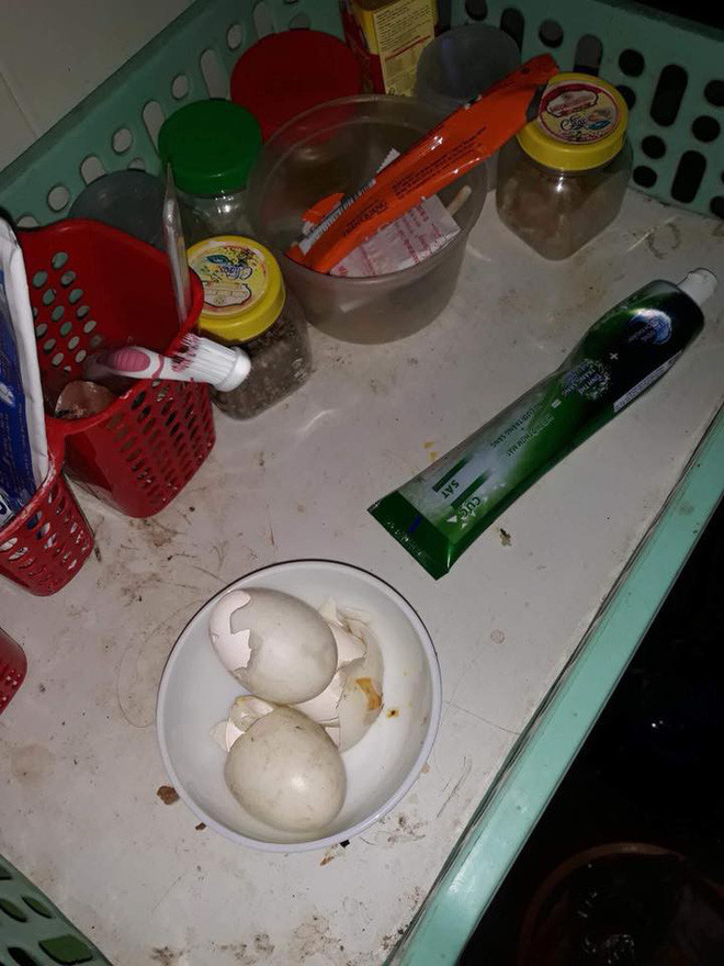 Cư dân mạng vừa qua cứ liên tục được chứng kiến hết trường hợp này đến trường hợp khác kể về các nữ sinh với "tuyệt kỹ" ở bẩn tối thượng.