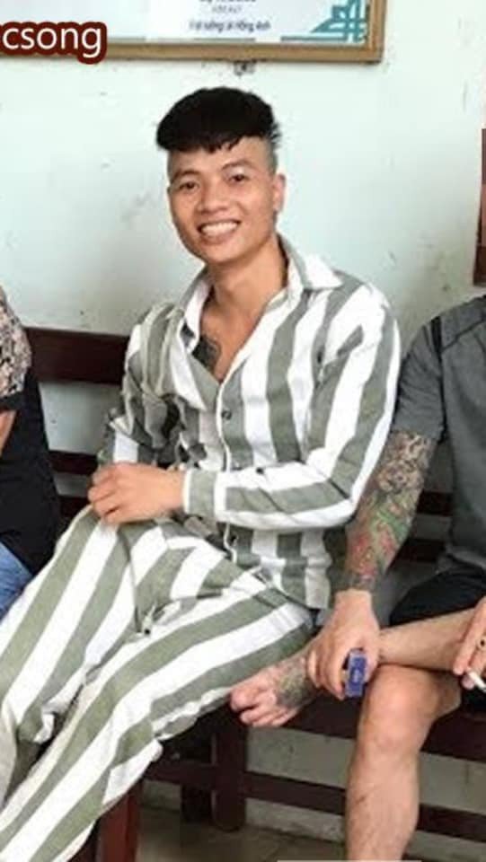 Hình ảnh của Khá Bảnh trong trại giam năm 2017 cũng được dân mạng tìm kiếm.