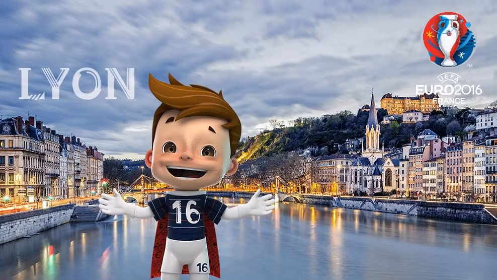 Linh vật của Euro 2016 tiếp tục là một chú bé giống như linh vật Euro 2012 - cặp sinh đôi Slavek và Slavko của hai nước đồng chủ nhà Ukraine và Ba Lan.