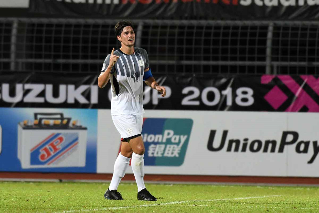 Trải qua 12 năm nỗ lực cống hiến, Phil Younghusband đã ghi 52 bàn thắng, vượt lên trên tiền đạo Lê Công Vinh của ĐT Việt Nam xét về số bàn thắng cống hiến cho ĐTQG.