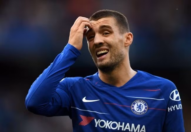 Theo Daily Mail, Mateo Kovacic đang đàm phán về việc để anh chuyển sang khoác áo CLB Zenit St Petersburg. Đội bóng nước Nga cũng đang có sự phục vụ của một người cũ Chelsea đó là hậu vệ Branislav Ivanovic.