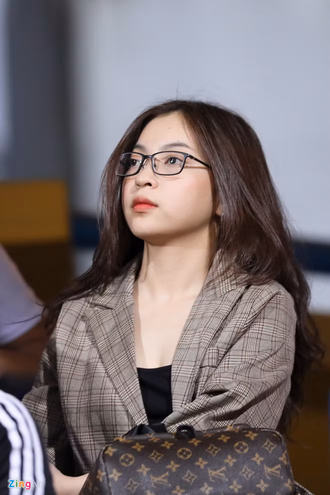 Nói thêm về gameshow Nhật Lê tham gia là format chương trình về kiến thức nên khi người chơi để lộ khuyết điểm kiến thức cơ bản sẽ rất dễ nhận về phản ứng ngược từ công chúng.