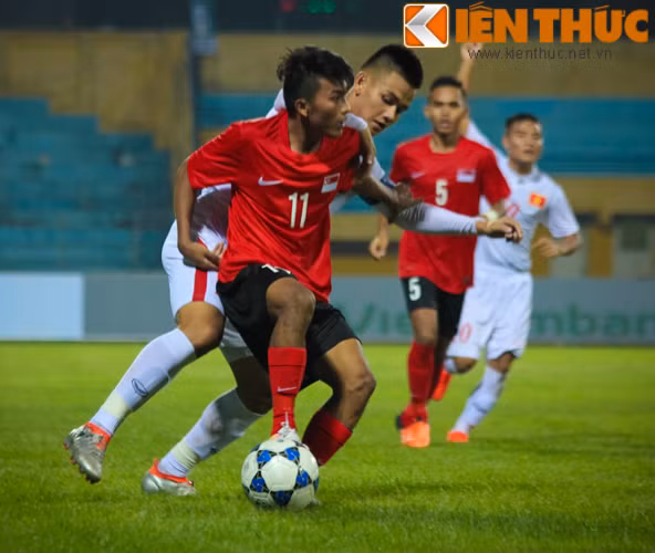 Dù có nhiều cơ hội hơn nhưng các cầu thủ trẻ của HLV Hoàng Anh Tuấn không một lần làm rung được mảnh lưới của khung thành đối phương. Lần lượt Đức Chinh, Tuấn Tài và Minh Dĩ đều bỏ qua những cơ hội khá ngon ăn.