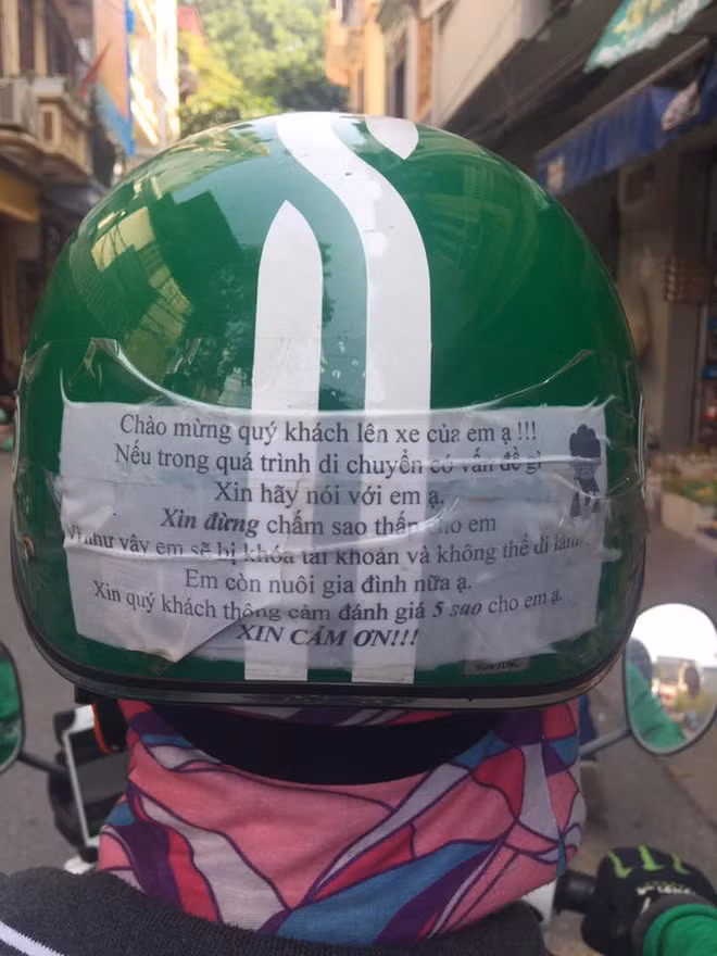 Trước đó, dân mạng từng thích thú với mô hình chiếc xe chứa đầy đồ ăn của các tài xế Thái Lan. Một số ý kiến cho rằng bác tài người Việt trên đã học hỏi tinh thần tuyệt vời này.