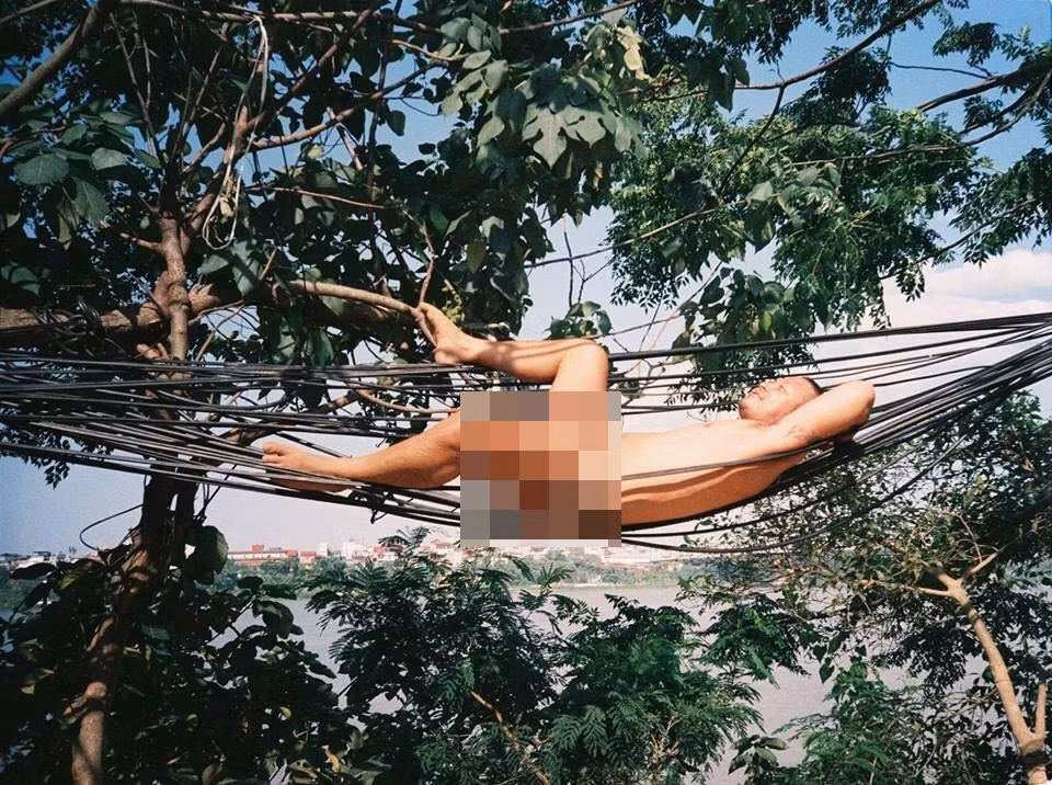 Những ngày nắng nóng vừa qua cũng là thời điểm cực tốt để cho một số thành viên tranh thủ có làn da bánh mật.