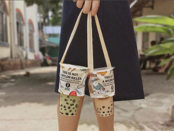 Quai vải bọc thức uống mang đi đang được ưa chuộng bởi sự tiện lợi và chắc chắn của mình.