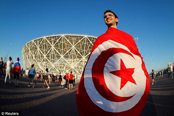 Phung phi co hoi, doi tuyen Anh suyt om han truoc Tunisia-Hinh-10