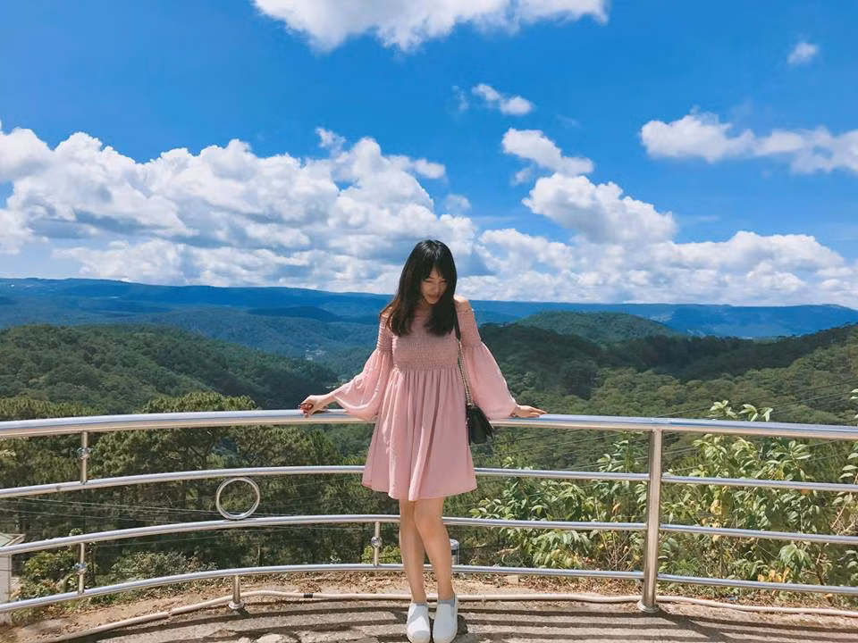 Sở hữu ngoại hình xinh xắn cùng nhiều tài lẻ, Ý Như từng thử sức mình ở nhiều vai trò khác nhau như làm MC, nhảy cover Kpop.