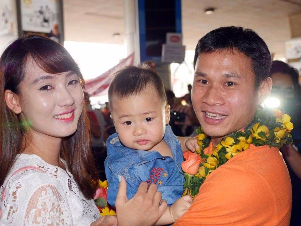 Chơi futsal gần chục năm thì đã 5 năm nay, chiếc áo số 10 trên tuyển mặc định là của Bảo Quân. Ảnh: FBNV