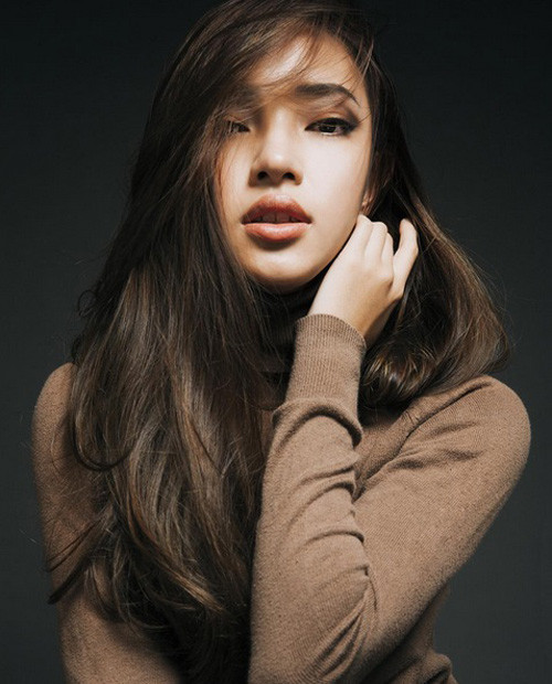 Châu Bùi hay còn gọi là Chou Chou tên thật là Bùi Thái Bảo Châu, sinh năm 1997 nổi lên như một hiện tượng trong làng mẫu Việt. Sở hữu khuôn mặt đẹp và vóc dáng nóng bỏng, Châu Bùi dễ dàng "đốn tim" bất cứ chàng trai nào. Instagram của cô người mẫu trẻ chỉ có 34.000 lượt theo dõi vì ít hoạt động nhưng lại có tổng cộng 293.000 lượt thích trong suốt năm 2015.