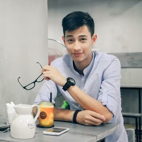  Nam thần Việt cao 1m83 này đã xuất hiện trên trang Postjung và nhận được vô số lời khen cùng những bình luận đầy háo hức từ dân mạng xứ sở chùa Vàng.