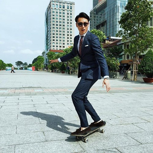 Là một hot boy, hot teen từng được biết đến khá nhiều ở Việt Nam trong vai trò một VJ, người mẫu, đến nay sau khi sang Australia và Đài Loan, Rocker Nguyễn lại tiếp tục tạo nên nhiều ấn tượng với cộng đồng mạng, các bạn trẻ.