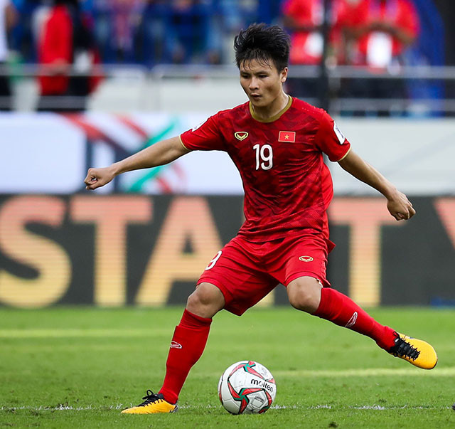 Còn với Quang Hải, nếu không có sự xuất sắc của thủ môn Gonda, cầu thủ nhỏ con mang số áo 19 này đã làm nên chuyện trong tình huống đoạt được bóng và dứt điểm ngay trong vòng 16m50 của Nhật Bản.