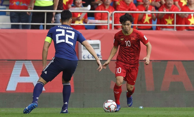 Đội tuyển Việt Nam bước vào trận tứ kết Asian Cup 2019 với Nhật Bản với tâm thế đội bóng cửa dưới thua thiệt về cả yếu tố lịch sử lẫn tên tuổi cầu thủ trong đội hình. Tuy nhiên, các học trò của HLV Park Hang-seo đã cho đối thủ cũng như bạn bè ở châu Á biết thế nào là tinh thần quật cường của những "chiến binh sao vàng".