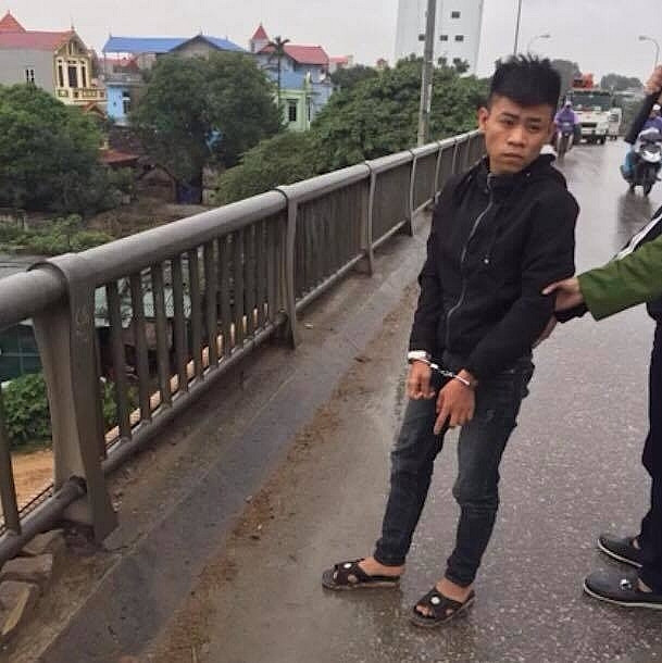 Vo dat mua hang online de cuop tai san