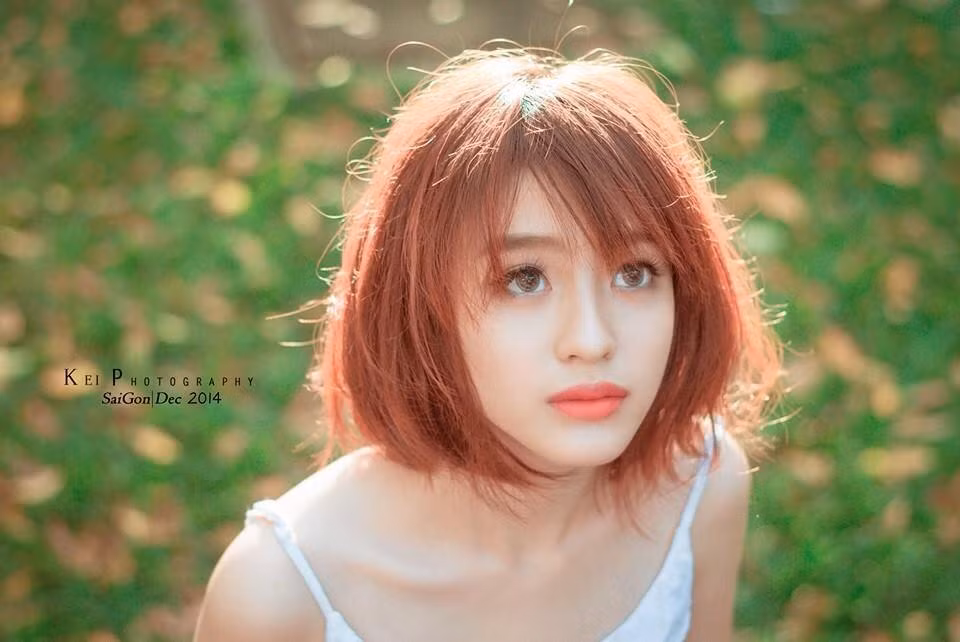 Với thân hình mảnh mai cùng nét biểu cảm trên khuôn mặt không khác Khả Ngân là mấy, Minh Ngọc được đông đảo bạn trẻ mến mộ và biết đến.