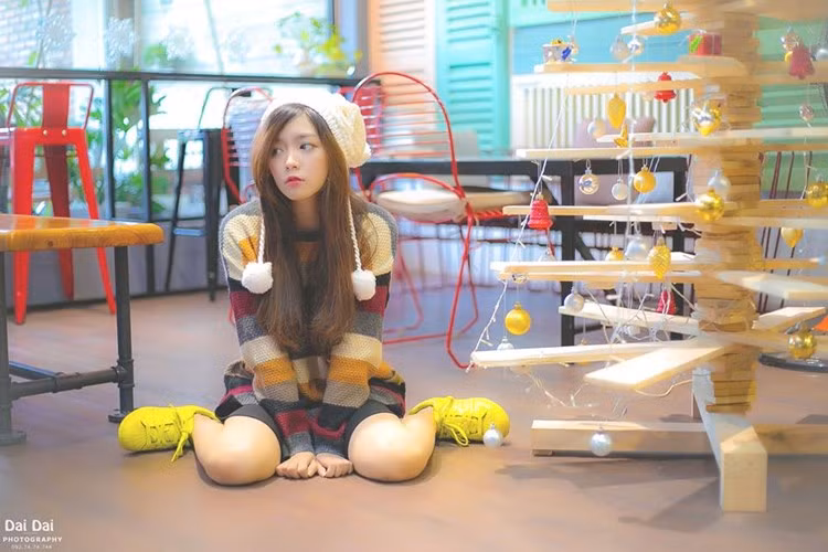 Mới đây, cô nàng cũng được góp mặt với vai trò khách mời tại HTV AWARDS 2016.