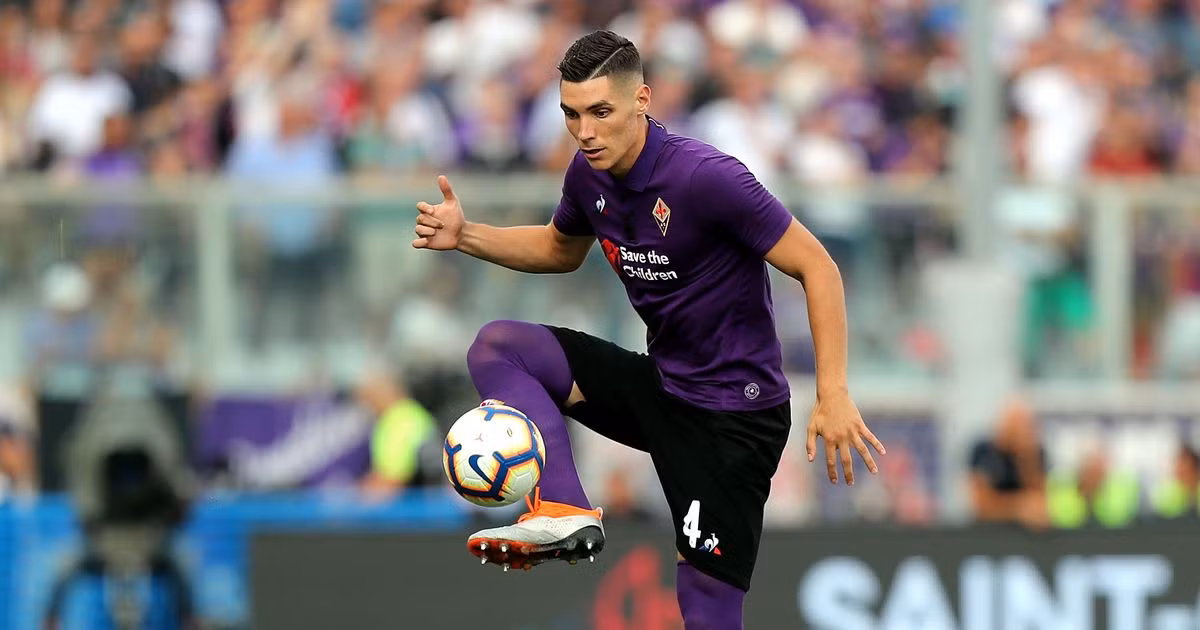 Nguồn tin uy tín từ Sky Sports khẳng định, MU đã đạt được thỏa thuận chiêu mộ hậu vệ 21 tuổi hiện đang khoác áo Fiorentina, Nikola Milenkovic.