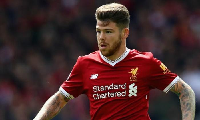 Alberto Moreno của Liverpool là người được Arsenal nhắm tới để thay thế Nacho Monreal đã ở bên kia sườn dốc.