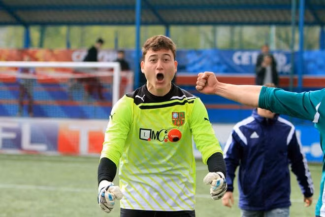 Trước khi trở thành thủ môn số 1 của ĐTQG Việt Nam tại AFF Cup 2018, Đặng Văn Lâm sớm được phát hiện tài năng và đầu quân cho lò đào tạo trẻ Spartak Moskva trong 5 năm và chuyển đến Dynamo Moskva để học hỏi trong 4 năm.