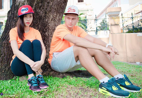 Khi còn ở Nga, Văn Lâm rất chăm làm việc nhà, khuôn viên ngôi nhà của anh rất xanh sạch và đẹp đẽ. Điều này có được là nhờ 1 tay chăm chỉ của thủ môn này.