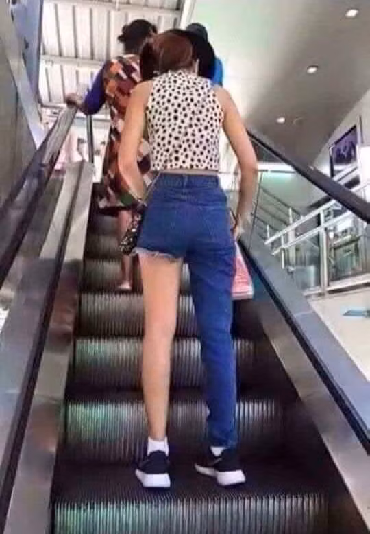 Trên thực tế, không chỉ giới trẻ mà những người nổi tiếng ở Việt Nam cũng diện những chiếc quần què để đi những dự những buổi tiệc, trình diễn các show, ca hát.