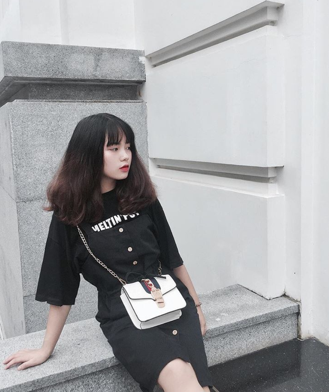 Thanh Nga có hơn 7.000 lượt theo dõi trên Facebook. Cô bạn sở hữu gương mặt xinh xắn, vóc dáng nhỏ nhắn ưa nhìn.