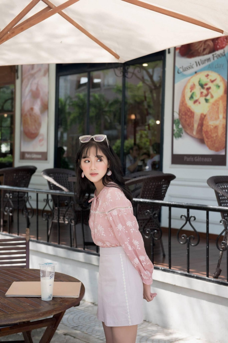 Thanh Hoa có tính cách vui vẻ, cởi mở, hòa đồng và dễ gần.