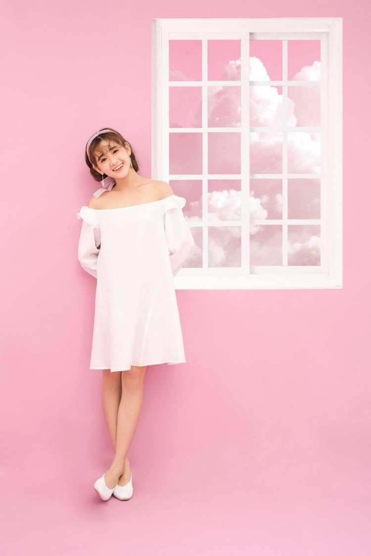 Chia sẻ Thanh Hoa cho biết, qua 2 năm làm nghề, cô bạn này đã cho biết về những khó khăn của mình. Đầu tiên, Hoa nói rằng: "Mình cao 1m60 có vẻ không quá nổi trội. Tuy nhiên cả người mẫu ảnh chuyên nghiệp và mẫu lookbook đều yêu cầu diễn xuất trước ống kính. Lần đầu tiên đi chụp, mình không hề có một chút kinh nghiệm, tất cả đều làm theo bản năng."