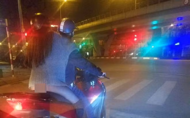 Mặc như thế nào cho hợp, cho đẹp có lẽ là câu chuyện muôn thủa thường được dân mạng soi xét và tâm điểm vẫn là những cô nàng với phong cách ăn mặc khiến người khác "nhức mắt".