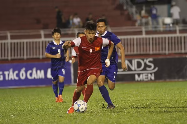 Vấn đề với Văn Thành là yếu tố thể lực khi trong quá khứ không ít lần cầu thủ này dính chấn thương, thậm chí là chấn thương nặng. Nếu cải thiện được yếu tố này thì “cửa” ở lại U23 Việt Nam của cầu thủ thuộc biên chế của CLB Hà Nội T&amp;T này là khá sáng sủa.