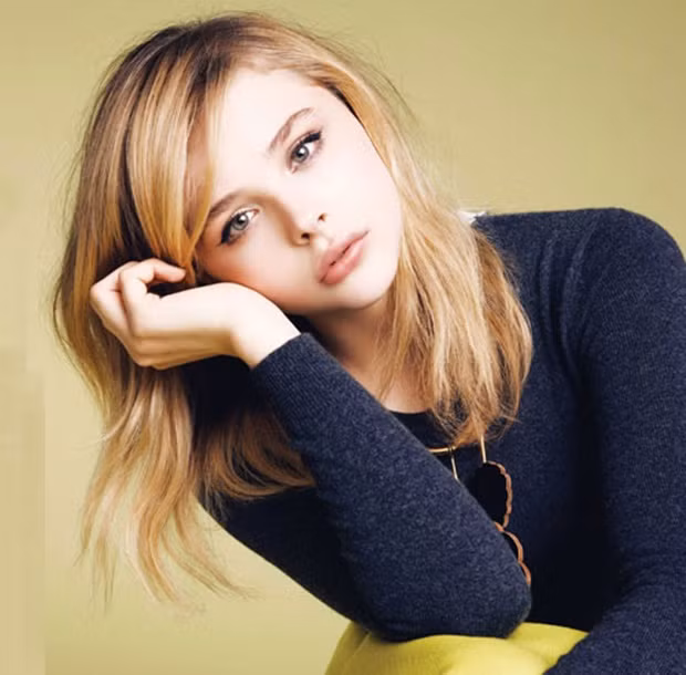 Nhưng ở phía còn lại "tiểu Pele" vẫn khăng khăng khẳng định rằng chỉ coi cô là một cô “em gái nuôi”.