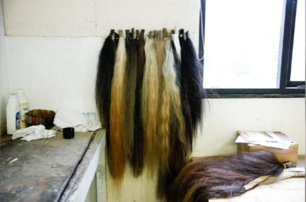 Stevenson cũng cho biết ngựa bập bênh của công ty được xuất sang Trung Đông, Các Tiểu vương quốc Ảrập Thống nhất, Bahrain và Qatar và một số gia đình hoàng gia ở châu Âu.