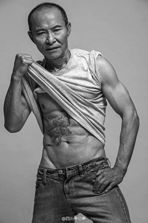 Nhìn những bức ảnh của ông Tường chẳng ai nghĩ ông đã bước sang tuổi lục tuần.