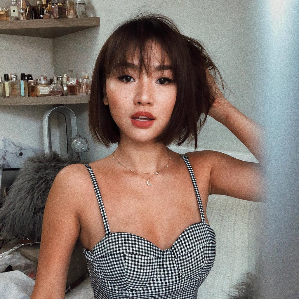 Jenny Lam có khá nhiều fan ở Việt Nam và chính bức ảnh đội nón lá với cách tạo dáng "diễn sâu" của cô nhận được không ít lời khen từ dân mạng.