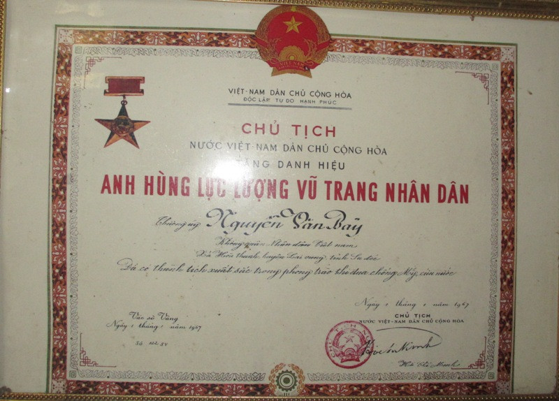 Năm 1967, ông Bảy được tặng danh hiệu Anh hùng lực lượng vũ trang nhân dân (Ảnh: Thanh Lâm).