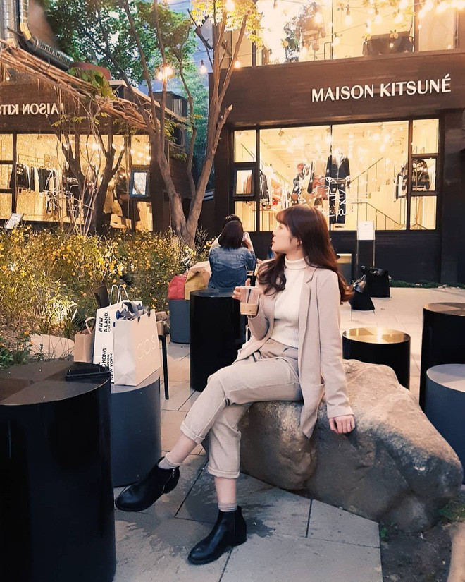 Có một điều khiến nhiều chàng trai cảm thấy đáng tiếc, đó chính là Nina hiện đã có người yêu mất rồi.