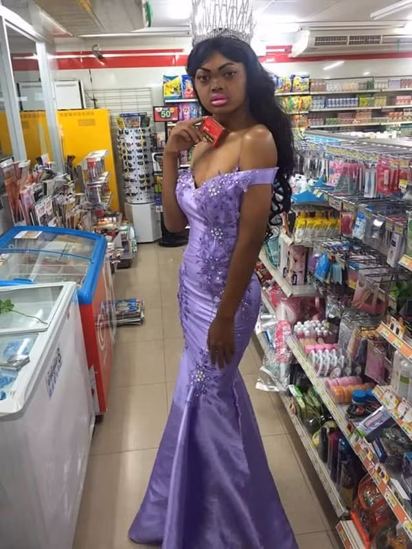 Khác với cách hành xử khiếm nhã của một bộ phận dân mạng thì nhiều người đã vô cùng bức xúc.