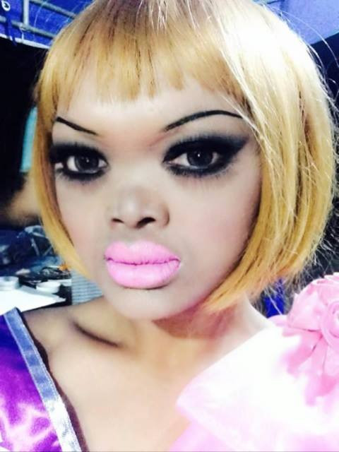 Bạn có nickname Hòa An bình luận: "Mỗi người sinh ra không ai hoàn hảo, may mắn có được ngoại hình dễ nhìn, hãy giữ gìn nhưng đừng mang ngoại hình của những người khác ra làm trò đùa cợt, chế giễu".