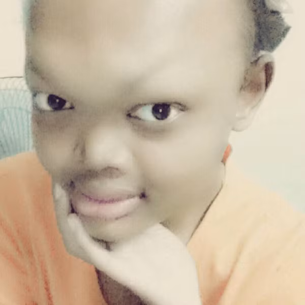 Nhiều dân mạng còn ác ý châm chọc cô gái chuyển giới đáng thương này giống nhân vật game đình đám trước đây là Flappy Bird.