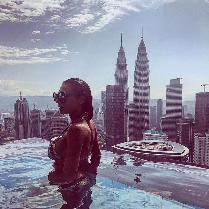 Trên mạng xã hội Instagram, tài khoản của Hội con nhà giàu Budapest cũng được dân tình thế giới thường xuyên cập nhật với hơn 40.000 follows.