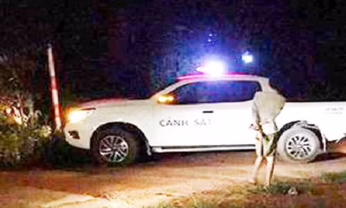 Cap doi tu vong trong nha nghi voi nhieu vet dam