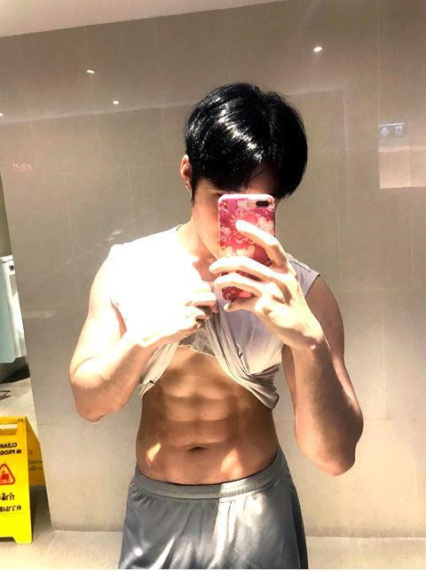 Tuy nhiên, phương pháp làm đẹp này được các bác sĩ khuyến cáo dành cho những người tập luyện nhưng không lên cơ hoặc những người có ngoại hình cân đối. Vì sau khi phẫu thuật, nếu không giữ gìn vóc dáng và chế độ ăn hiệu quả, mô mỡ sẽ che lấp múi cơ và cuộc đại phẫu xem như công cốc.