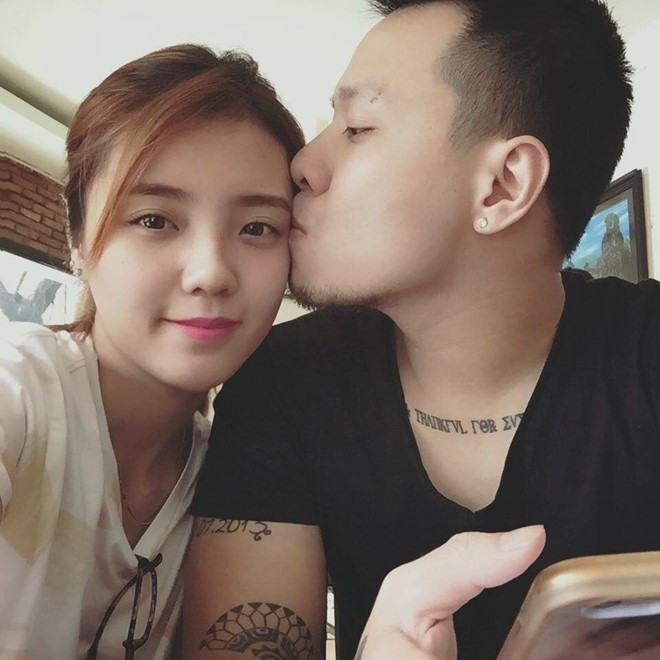 Im hơi lặng tiếng sau khoảng một năm kết hôn, Lâm Á Hân bất ngờ gây ồn ào mạng xã hội khi livestream đoạn trò chuyện gay gắt về hôn nhân, thẳng thừng đề cập chuyện ly hôn giữa cô với Hồng Hải lên Facebook. Trên trang cá nhân, hot girl thị phi này còn úp mở việc chồng ngoại tình.